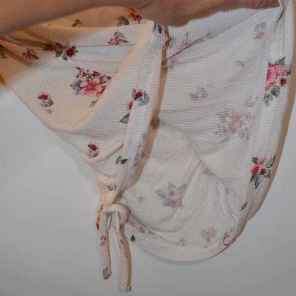 Soft Tender Corduroy Texture Fabric White Red-Green Floral V-Neck Tie-Down Top S - Picture 3 of 9